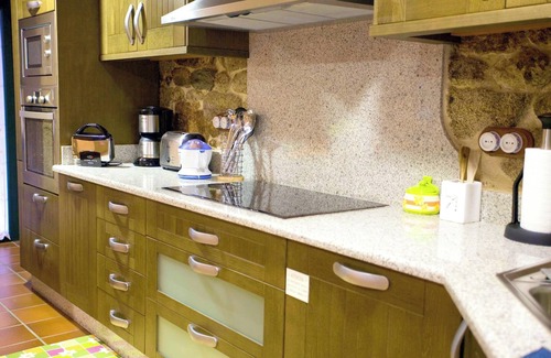 Cuntis House | Homerez - Charming house in Cuntis with private pool