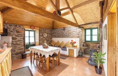 Canadelo House | Homerez - Charming House Terrace Amarante + Parking
