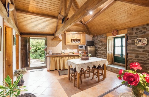 Canadelo House | Homerez - Charming House Terrace Amarante + Parking