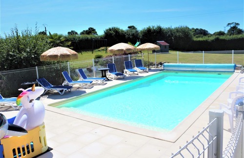 Nehou House | Homerez - Charming house with shared pool in Nehou