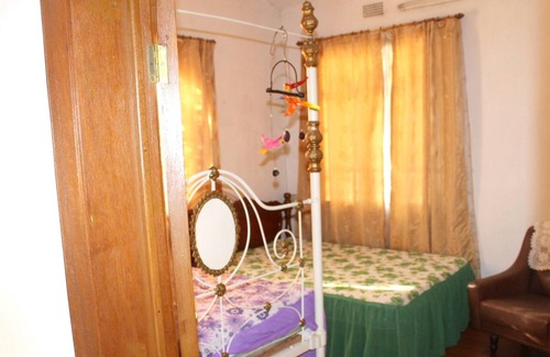 Vacoas-Phoenix House | Homerez - Charming House in Vacoas-Phoenix with Garden