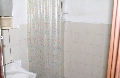 Vacoas-Phoenix House | Homerez - Charming House in Vacoas-Phoenix with Garden