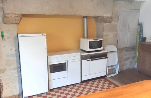Vimenet House | Homerez - Charming Villa in Vimenet with Garden and Terrace