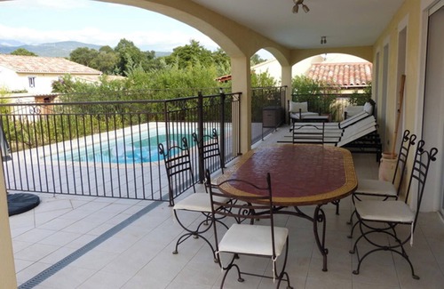 Solaro Villa | Homerez - Charming villa in Solaro with private pool & garden