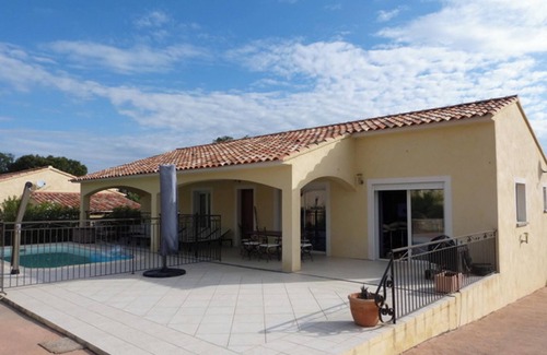 Solaro Villa | Homerez - Charming villa in Solaro with private pool & garden