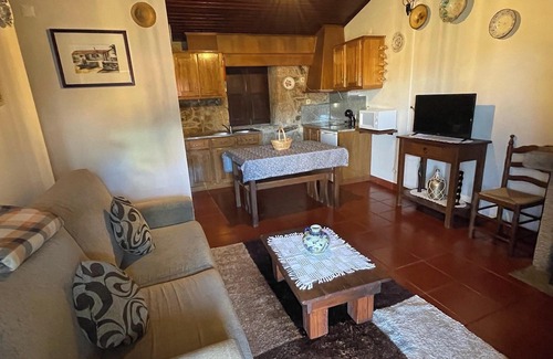 Sortelha Villa | Homerez - Charming villa in Sortelha with mountain view