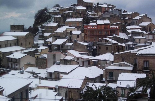 Galati Mamertino House | Homerez - Comfortable House in Galati Mamertino, balcony