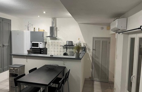 Vedene Apartment | Homerez - Comfortable apartment in Vedène - 45m² - terrace