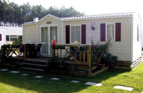 Burinhosa House | Homerez - Comfortable Bungalow Near Pataias with Shared Pool