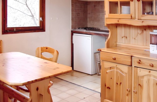 Escaro House | Homerez - Comfortable Bungalow in Escaro with Shared Pool