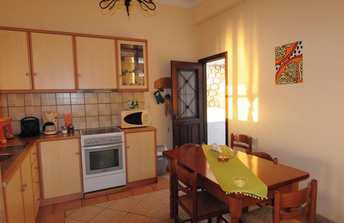 Mirties House | Homerez - Comfortable house in Mirties with terrace and parking