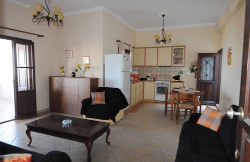 Mirties House | Homerez - Comfortable house in Mirties with terrace and parking