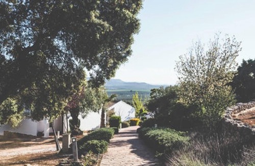 Estepa House | Homerez - Comfortable House in Estepa with Shared Pool