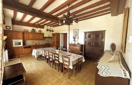 Bardos House | Homerez - Comfortable House in Bardos with Mountain View