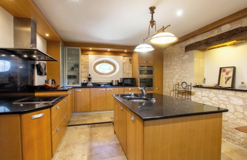 Carlux Villa | Homerez - Comfortable Villa in Carlux with Private Pool and Garden