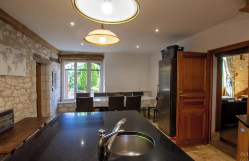 Carlux Villa | Homerez - Comfortable Villa in Carlux with Private Pool and Garden