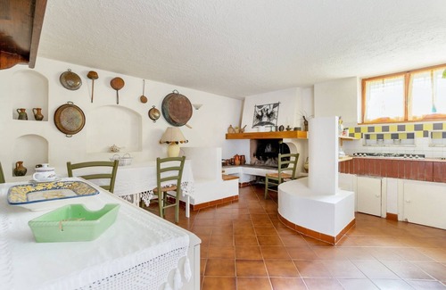 Tollo Apartment | Homerez - Cosy apartment in Tollo with garden