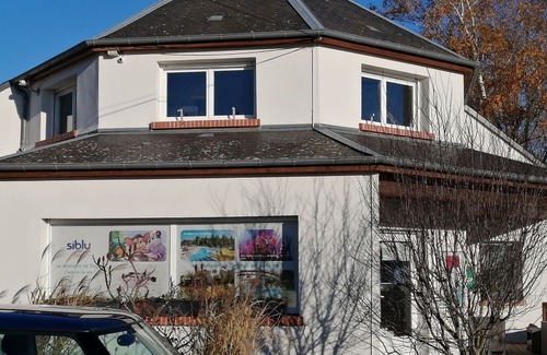 Coulanges House | Homerez - Cosy Bungalow in Onzain with Terrace & Shared Pool