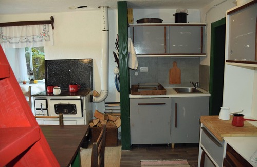 Gospic Ski Chalet | Homerez - Cosy Chalet in Gospić with Jacuzzi and Mountain View