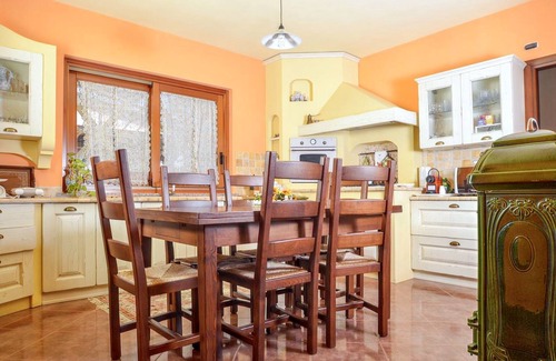 Ladispoli Villa | Homerez - Cosy Villa in Ladispoli with Private Pool