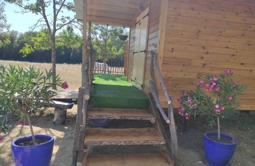 Cabariot House | Homerez - Country caravan with spa in Cabariot