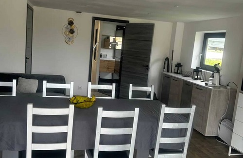 Curgy Apartment | Homerez - Cozy apartment in Curgy with terrace 60 m²