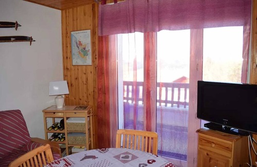 Eyne 2600 Apartment | Homerez - Cozy Apartment with Mountain Views