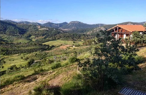 Canamero House | Homerez - Cozy House in Cañamero with Pool