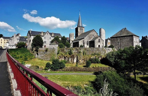 Allanche House | Homerez - Cozy House in Allanche with Garden and Barbecue