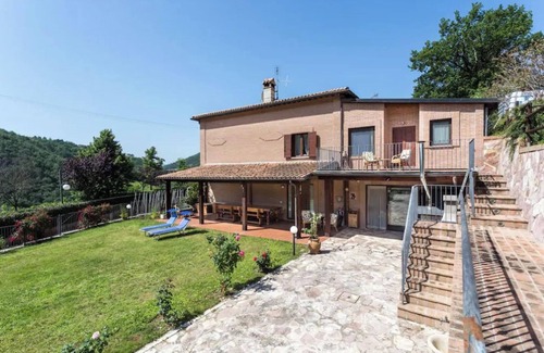 Colpetrazzo House | Homerez - Cozy house near Spoleto with parking included