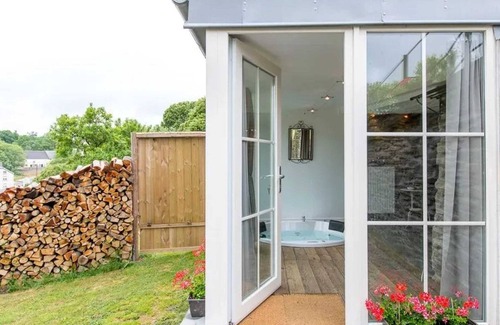 Fauvillers Apartment | Homerez - Cozy house with jacuzzi in Fauvillers