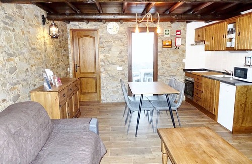 Redondo House | Homerez - Cozy House with Terrace in Redondo