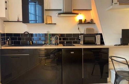 Quartier Pasteur Apartment | Homerez - Cozy Studio in Rouen 26 m² with Parking
