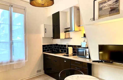 Quartier Pasteur Apartment | Homerez - Cozy Studio in Rouen 26 m² with Parking