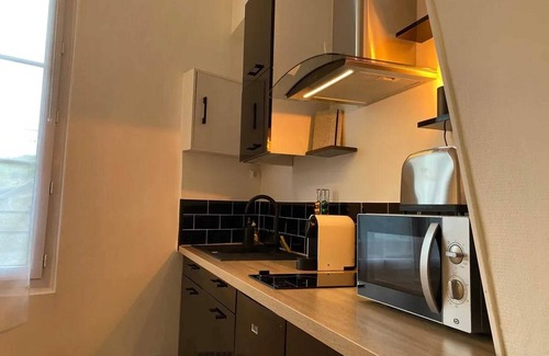 Quartier Pasteur Apartment | Homerez - Cozy Studio in Rouen 26 m² with Parking