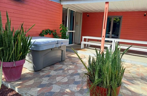 Bois d'Olives House | Homerez - Elegant House in Saint-Pierre with Private Pool