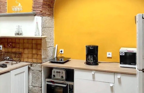 Villalier House | Homerez - Elegant House in Villalier with Garden and Jacuzzi