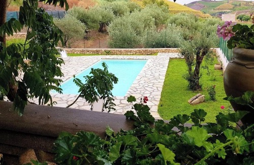 Salemi Villa | Homerez - Elegant Villa in Trapani, Sicily with Pool