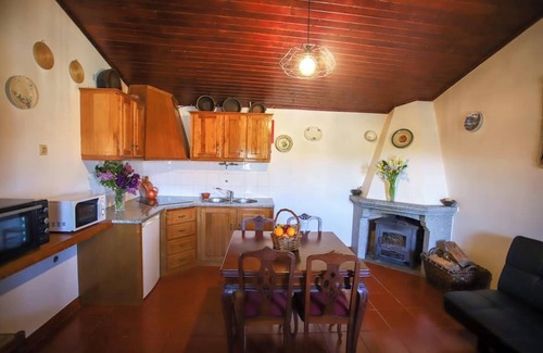 Sortelha Villa | Homerez - Elegant Villa in Sortelha with garden