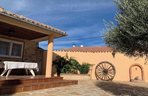 Aldehuela de la Boveda House | Homerez - House in Aldehuela de la Bóveda