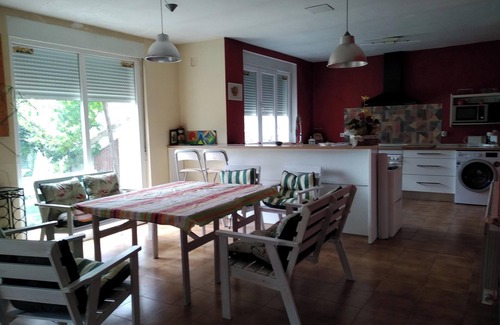 San Vitero House | Homerez - Charming House in San Cristóbal with Garden