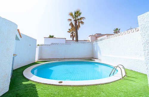 Arico Villa | Homerez - Spacious villa 1 km away from the beach for 6 ppl. with swimming-pool