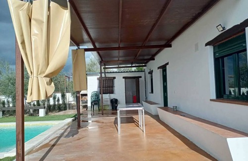 Arahal Villa | Homerez - Modern Villa with Pool in Valleverde