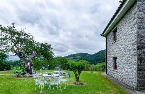 Cangas de Onis House | Homerez - Family House, Isongo, Fireplace