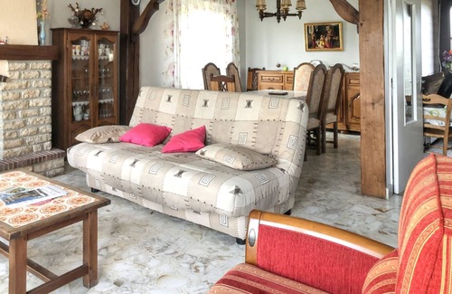 Bois-Normand-Pres-Lyre House | Homerez - House in Bois-Normand-prés-Lyre