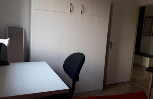 Herouville-Saint-Clair Apartment | Homerez - Appartement 13 km away from the beach for 4 ppl. with terrace
