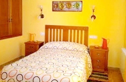 Castellar de Santiago House | Homerez - House 15 km away from the beach for 8 ppl. at Castellar de Santiago