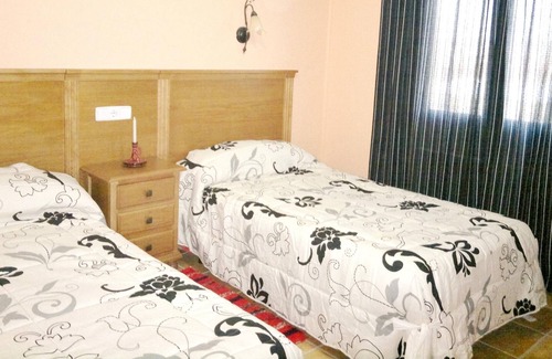 Castellar de Santiago House | Homerez - House 15 km away from the beach for 8 ppl. at Castellar de Santiago