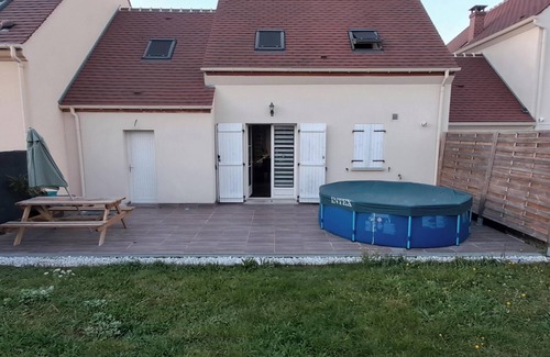La Chapelle-en-Serval House | Homerez - House in La Chapelle-en-Serval