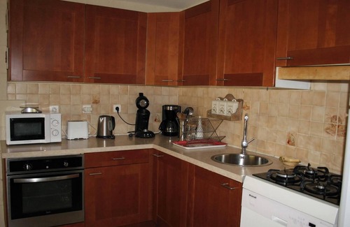 Saint-Victor-la-Coste House | Homerez - House in Saint-Victor-la-Coste